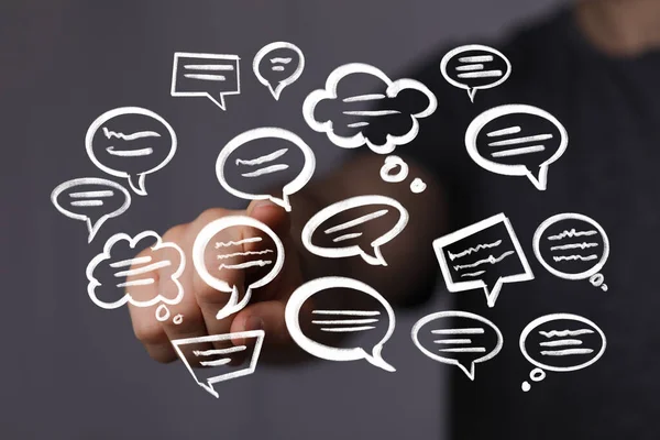 Yüzen Sohbet Baloncuklarına El Gösterimi: İletişim Konsepti