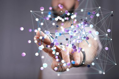 Holografik Ağ Bağlantısıyla Etkileşen Adam