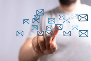 E- posta Ağı Görselleştirmesi ile Etkileşim