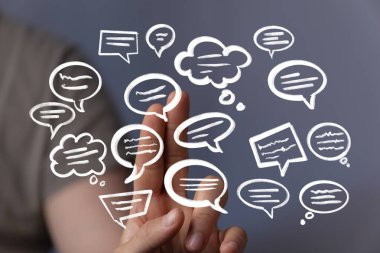 Yüzen Konuşma Baloncuklarıyla Etkileşim: İletişim Konsepti