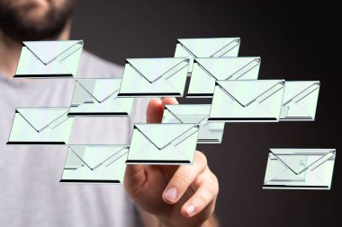 Çoklu E- postalar Yönetiliyor: Dijital Gelen Kutusu Fazlası