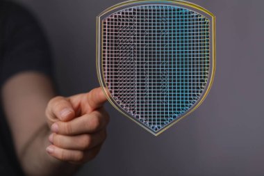 Dijital Kalkan: Veri Koruma ve Siber Güvenlik Konsepti