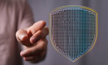 Dijital Kalkan: Siber Güvenlik ve Veri Koruma Konsepti