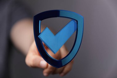 Kontrol işareti ve veri koruma kavramı ile dijital kalkana dokunmak