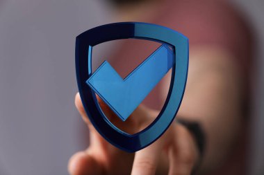 Kontrol işaretinin dijital kalkanı: güvenli veri koruması ve doğrulama kavramı