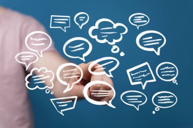 Yüzen Konuşma Baloncuklarıyla Etkileşim: İletişim Konsepti