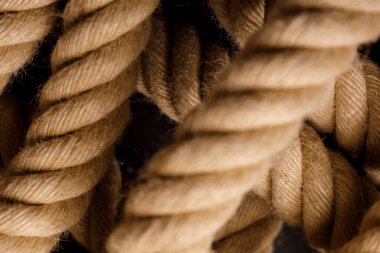 Ayrıntılı Dokuya sahip Kalın Örgülü Halatın Yakın Çekimi