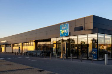 Piove di Sacco, Padua, Veneto, İtalya - 10 Ağustos 2025: Eurospin süpermarket ön cephesi