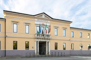 İtalya 'nın Abano Terme kentindeki belediye binasının dış görünüşü