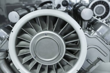 Motorun, eski tarihi aracın soğutucusuyla ilgili ayrıntıları..