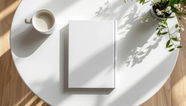 Çeşitli Yüzeylerde Beyaz Kitap Kapağı Flatlay