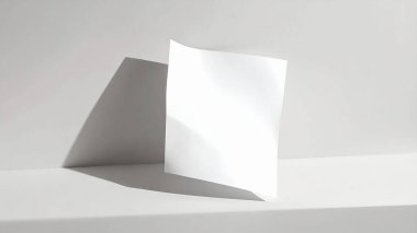 Markalaşma Sunumu için Asgari Arkaplanda Boş Kağıt Modeli