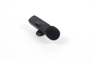 akıllı telefon ses kaydı için kablosuz mikrofon beyaz arkaplanda izole edildi