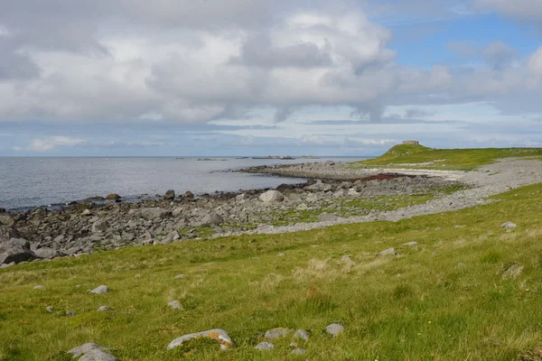 La belleza de las montañas y el océano del norte de Noruega — Foto de Stock