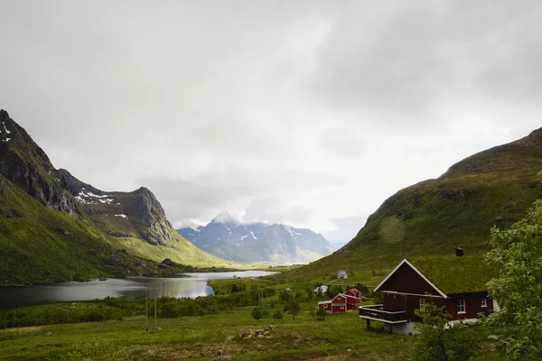 Skönheten i norra Norge berg och hav — Stockfoto