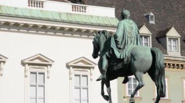 Viyana, Avusturya - 27 Ağustos 2015: Mimarlık, insan ve anıtlar şehir Viyana