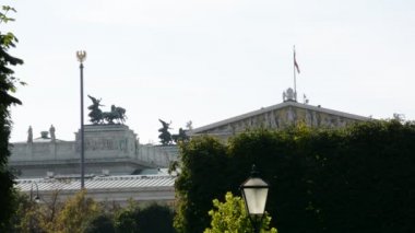 Viyana, Avusturya - 27 Ağustos 2015: Mimarlık, insan ve anıtlar şehir Viyana