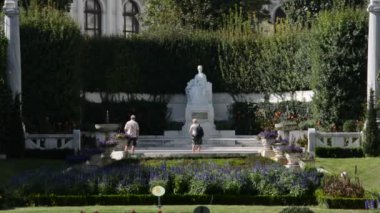 Viyana, Avusturya - 27 Ağustos 2015: Mimarlık, insan ve anıtlar şehir Viyana