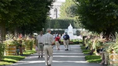 Viyana, Avusturya - 27 Ağustos 2015: Mimarlık, insan ve anıtlar şehir Viyana