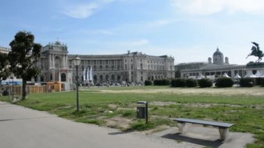 Viyana, Avusturya - 27 Ağustos 2015: Mimarlık, insan ve anıtlar şehir Viyana