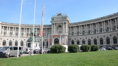 Viyana, Avusturya - 27 Ağustos 2015: Mimarlık, insan ve anıtlar şehir Viyana