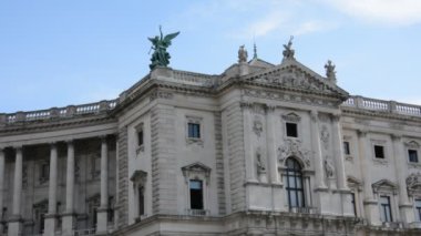 Viyana, Avusturya - 27 Ağustos 2015: Mimarlık, insan ve anıtlar şehir Viyana