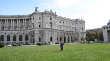 Viyana, Avusturya - 27 Ağustos 2015: Mimarlık, insan ve anıtlar şehir Viyana