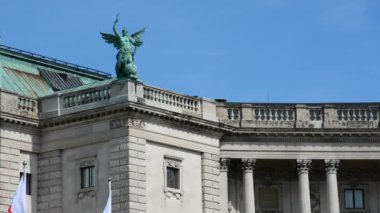 Viyana, Avusturya - 27 Ağustos 2015: Mimarlık, insan ve anıtlar şehir Viyana