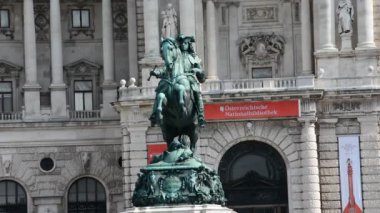 Viyana, Avusturya - 27 Ağustos 2015: Mimarlık, insan ve anıtlar şehir Viyana