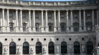 Viyana, Avusturya - 27 Ağustos 2015: Mimarlık, insan ve anıtlar şehir Viyana