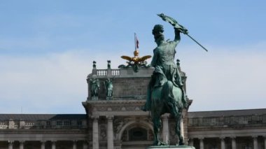 Viyana, Avusturya - 27 Ağustos 2015: Mimarlık, insan ve anıtlar şehir Viyana