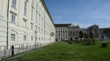 Viyana, Avusturya - 27 Ağustos 2015: Mimarlık, insan ve Viyana kenti anıtları