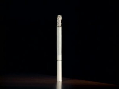 Karanlıkta yanan Timelapse Sigara