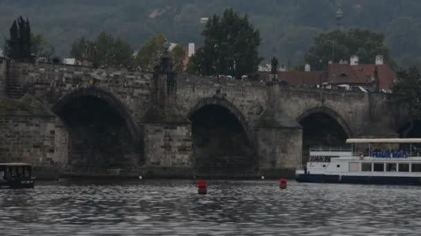 Arquitetura, monumentos e turistas na cidade de Praga, República Checa — Vídeo de Stock