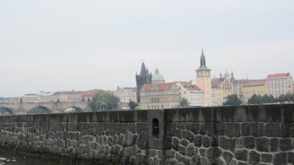 Arquitectura, monumentos y turistas en Praga, República Checa — Vídeos de Stock