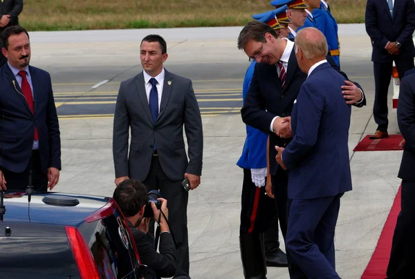 El vicepresidente estadounidense Joseph 'Joe' Biden llega a Belgrado, Serbia — Foto de Stock