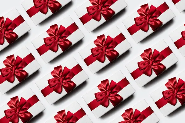 Christmas Pattern White Gift Boxes Red Bow Isolated White Background — Stock Photo, Image