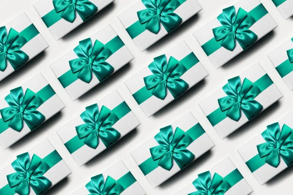 Christmas Pattern White Gift Boxes Bow Aqua Menthe Color Isolated — Stock Photo, Image