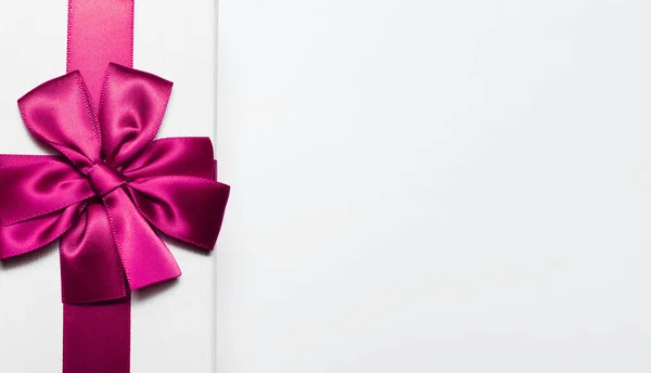 Close White Gift Box Pink Bow Isolated White Background Copy — Stock Photo, Image