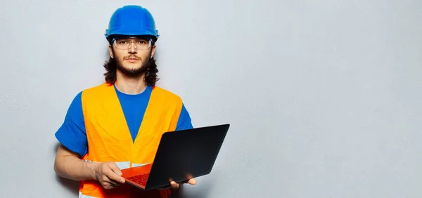 Portrait Young Confident Man Construction Worker Engineer Wearing Safety Equipment — Stock Photo, Image