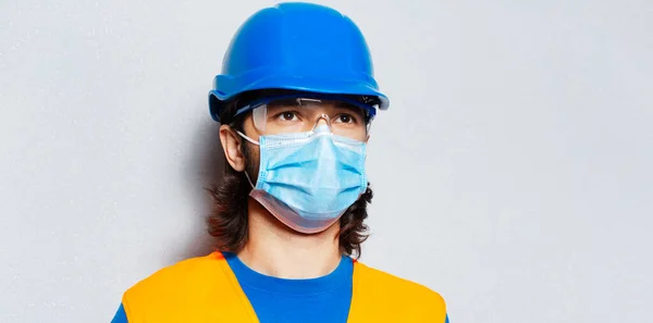 Close Portrait Young Confident Man Medical Mask Face Construction Worker — Stock Photo, Image
