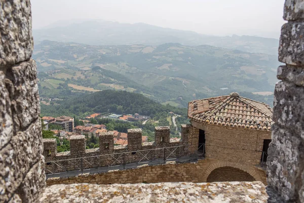 Eski kaleden tarlalara ve tepelere.