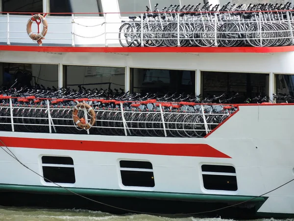 Novi Sad Serbia August 18Th 2016 Bicycles Parked Ship Turists — Stock Photo, Image