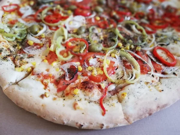 Здоровая Вегетарианская Пицца Свежими Красочными Овощами Духовки — стоковое фото