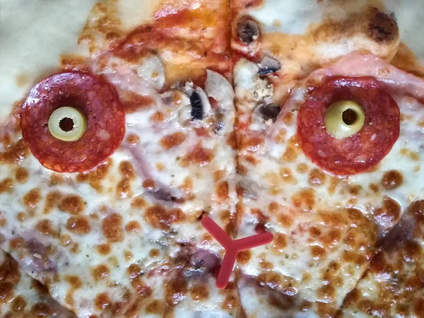 Pizza Como Uma Cara — Fotografia de Stock