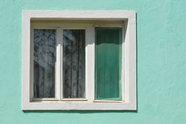 Ventana Pared Verde —  Fotos de Stock