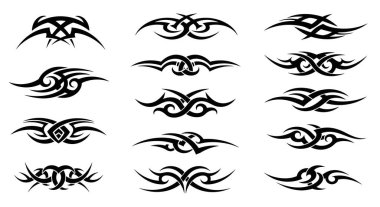 Her birinde eşsiz girdaplar, keskin noktalar ve simetrik desenler bulunan, vücut sanatından ilham almak için ideal 12 farklı siyah kabile dövmesi sergilenmektedir..