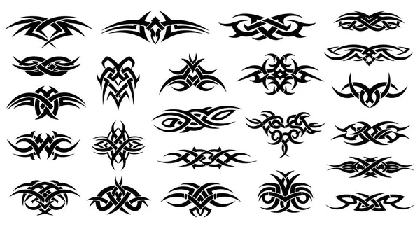 24 adet siyah kabile dövmesi var. Her birinin kendine has şekilleri, kıvrımları ve karmaşık desenleri var..