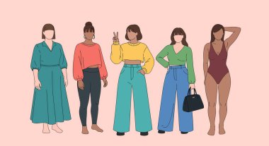 Beş farklı kadın farklı vücut tipleri ve moda tarzları sergiliyor, akıcı bir elbiseden şık bir mayoya, vücut pozitifliğini teşvik eden.