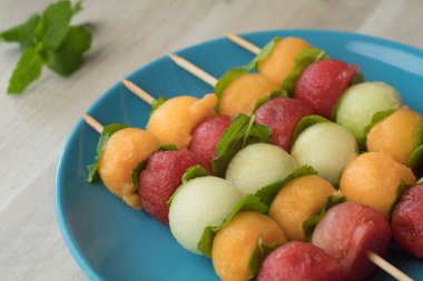 Meyve şişleri farklı kavun ile